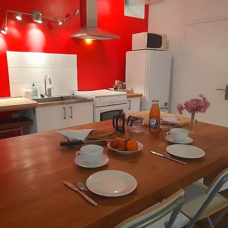 Pause Pres De Pegasus Bridge * Ranville